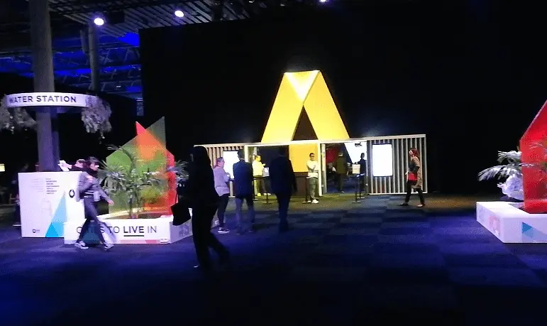 foto van de zaal waar de keynotes doorgingen